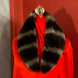 Ghinchila fur collar scarf  29 in long 4 in wide